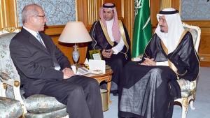 OPCW Director-General Ahmet Üzümcü at his reception by Crown Prince Salman bin Abdulaziz Al Saud. (Source: Al Riyadh)
The Director-General and OIC Secretary General, H.E. Prof Ekmeleddin Ihsanoglu.