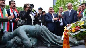 A monument in memory of the victims of the gas attack on the Iraqi town of Halabja in March 1988 was unveiled in the OPCW compound. The monument was donated by the Government of Iraq and is a replica of an original version that stands in Halabja. 