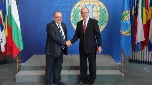 Director-General, Ambassador Ahmet Üzümcü (right), with H.E. Mr Georgi Dimitrov, the Permanent Secretary of Bulgaria’s Ministry of Foreign Affairs.